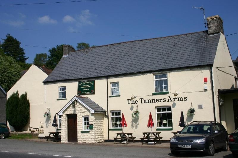 The Tanners Arms Hotel Devynock Exterior photo